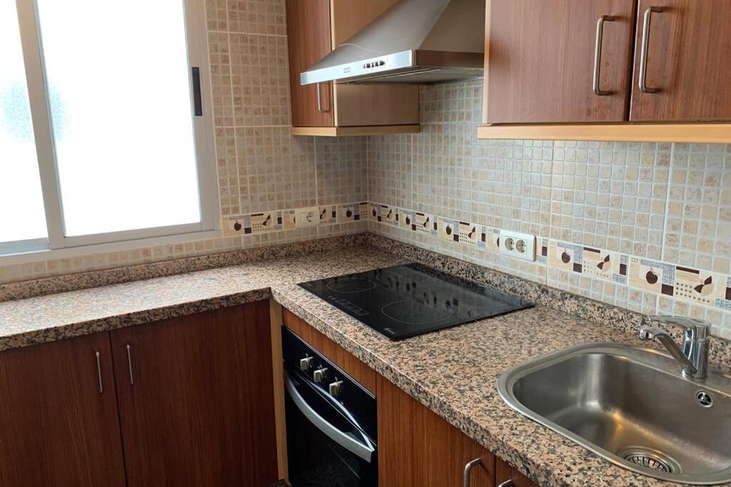 Cosy Two-Bedroom Apartment In The Centre Of El Medano Екстер'єр фото